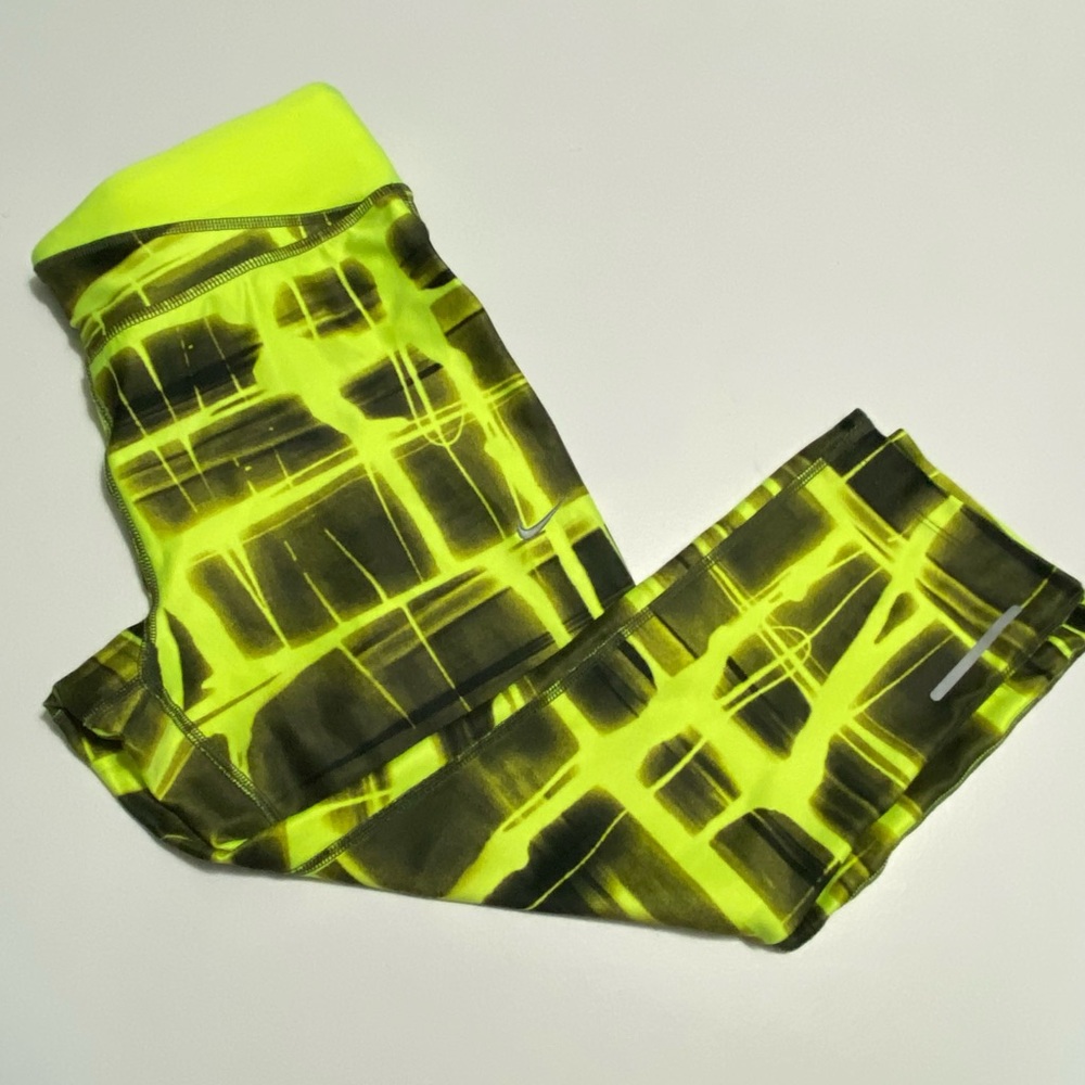 Nike Dri-Fit leggings, calf length, back zipper pocket, size small